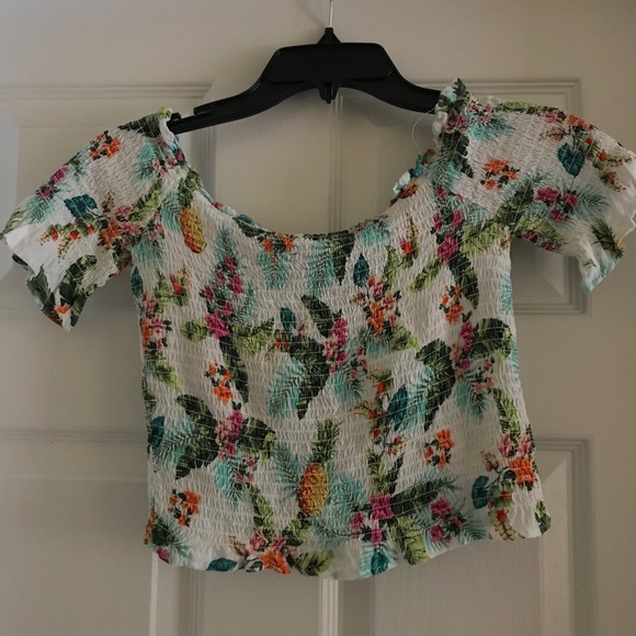 FOREVER 21 floral/tropical crop top - Picture 2 of 3